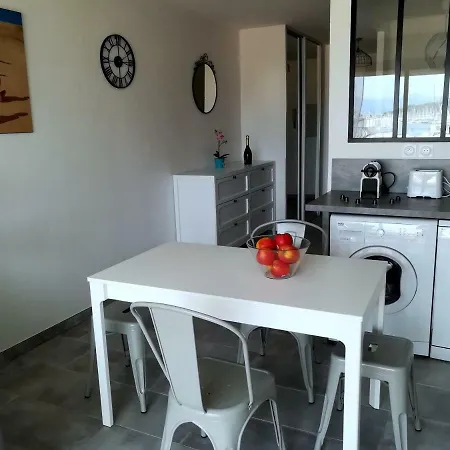 公寓 2p Dans Le Vieil Avec Balcon Sur La Marina